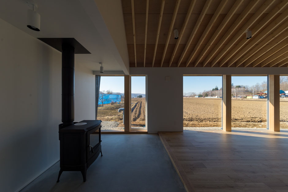北海道十勝帯広市の建築家、新築注文住宅の設計　稲穂の家　薪ストーブ