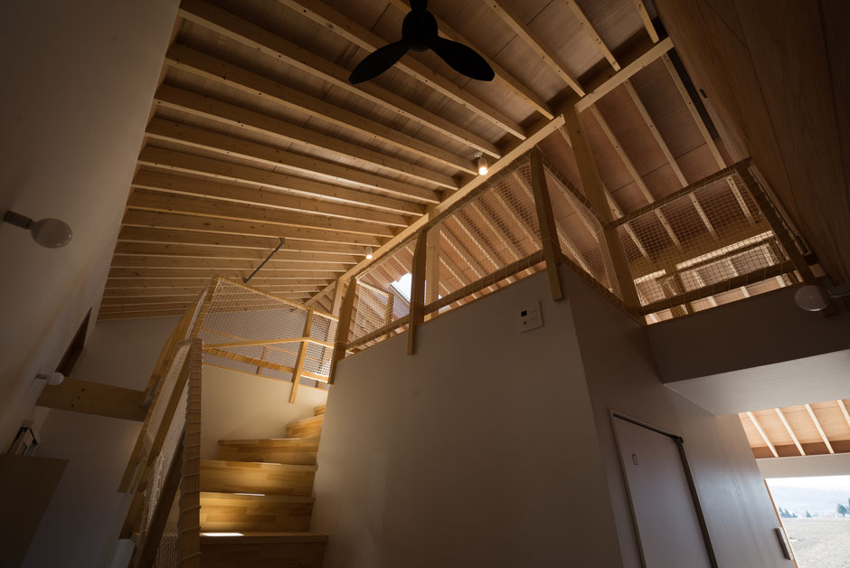 北海道十勝帯広市の建築家、新築注文住宅の設計　稲穂の家　天井見上げ